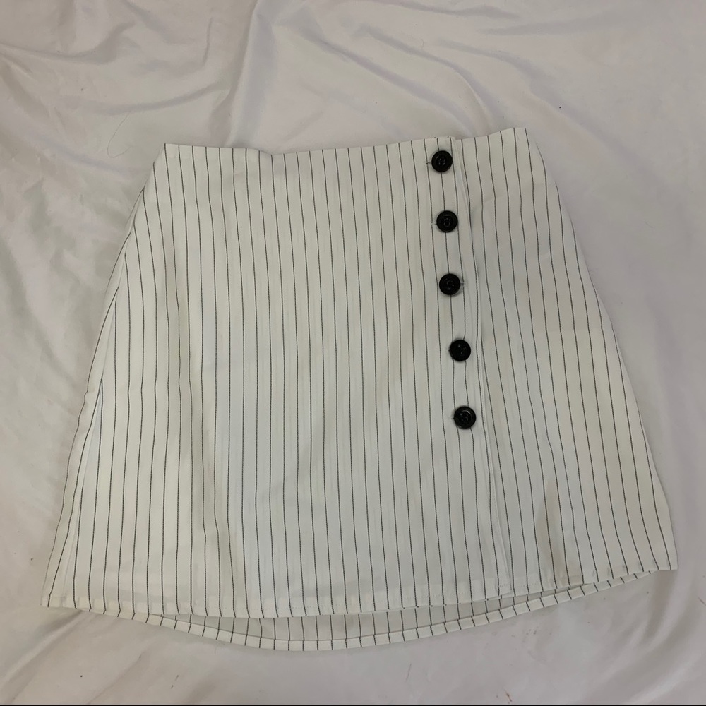 striped button skirt